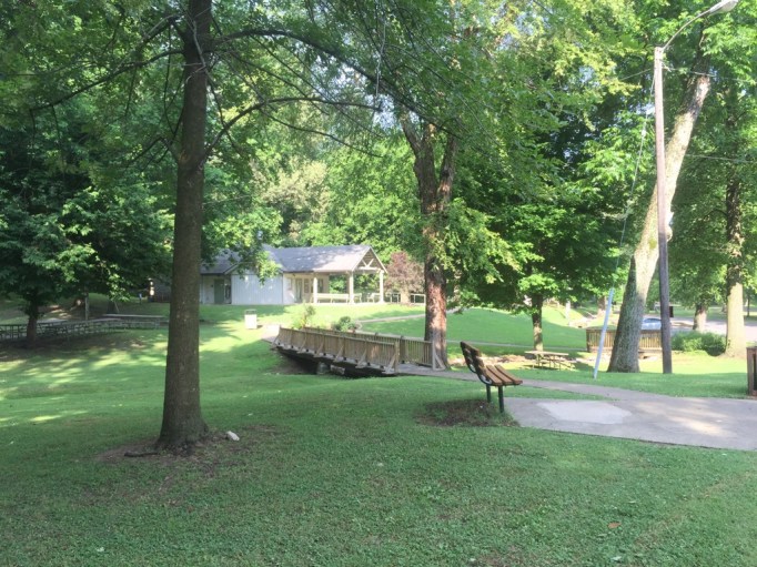 A snack store that sells milk shakes, ice cream and other goodies. We didn't sample it but the locals sure visit it of an evening and on the weekends. 