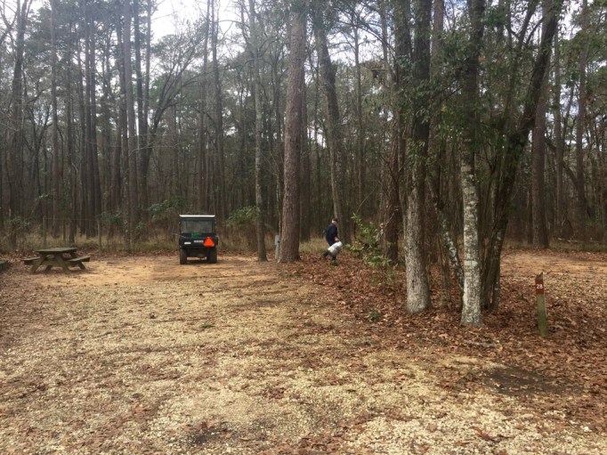 Camphost pulled into the empty site next to us to clean out our fire pit. Someone soon moved in here!